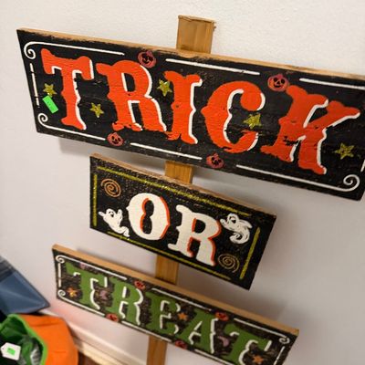 Sale Photo Thumbnail #56: Halloween Decor