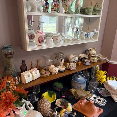 Sale Photo Thumbnail #103: Delft, Quimper, glass Decor Chickens and more.
