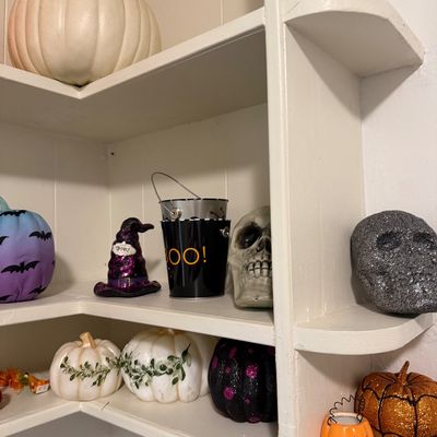 Sale Photo Thumbnail #53: Halloween Decor
