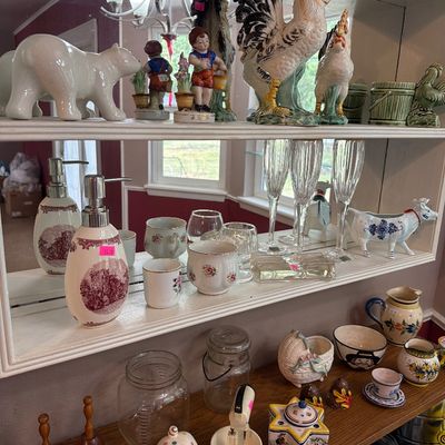 Sale Photo Thumbnail #106: Delft, Quimper, glass Decor Chickens and more.