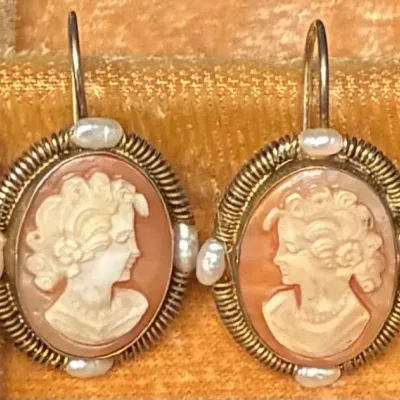 Sale Photo Thumbnail #197: Measures 1 inch high and 3/4 inch wide.
