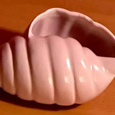Sale Photo Thumbnail #199: Measures 4 inches high, 9 inches wide and 5 inches deep.