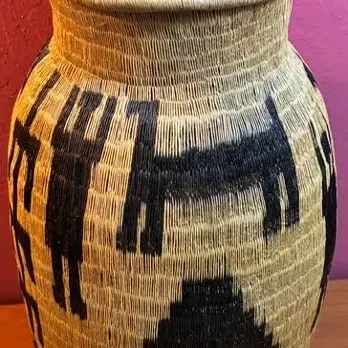 Sale Photo Thumbnail #226: Made by Waunana Indians in Columbia.
Measures 16 inches high and 8 inches in diameter.