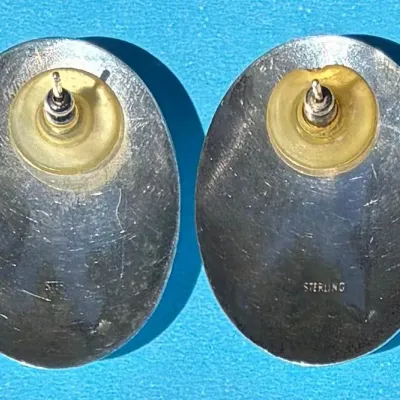 Sale Photo Thumbnail #293: Measures 1  1/2 inches high and 1  1/4 inches wide.
