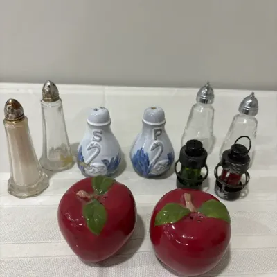 Mix of Vintage Items 