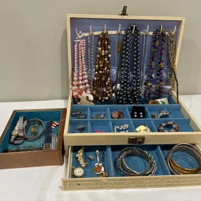 Vintage Jewelry Box