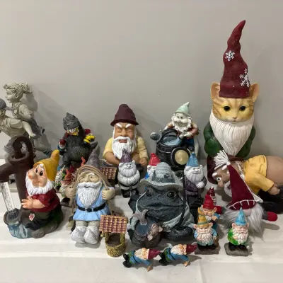 Unique Decorative Figurines 