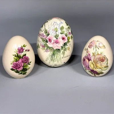 Porcelain Decorative Eggs In Pink Rose Motif 