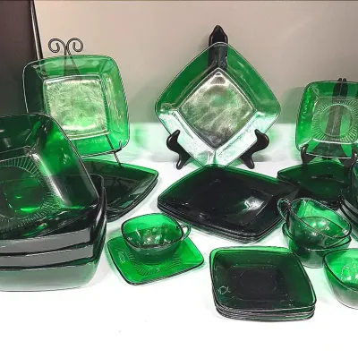 Anchor Hocking “Charm” Emerald Green Square Dish Set For Four