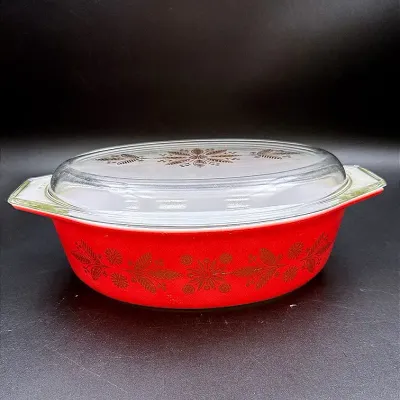 Pyrex Golden Pointsettia Casserole Dish