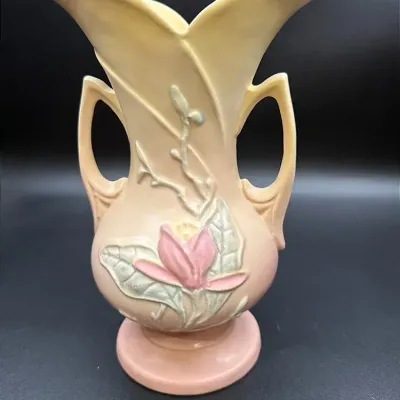 1930’s Art Deco Double Handle Hull USA Pottery Magnolia Vase