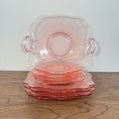 LOT 18F: Vintage Heisey Pink Depression Glass: Serving Platter & 4 Each of Salad & Dinner Plates