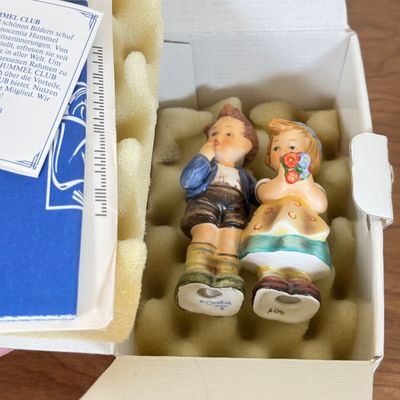 LOT 11F: Pair of Vintage Goebel Hummel Figurines w Boxes: 214/E We Congratulate & 73 Little Helper