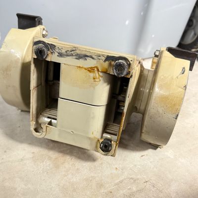 LOT 80G: Black & Decker 5” Bench Grinder
