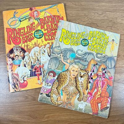 LOT 165F: Vintage 1976 Ringling Bros and Barnum & Bailey Circus Programs
