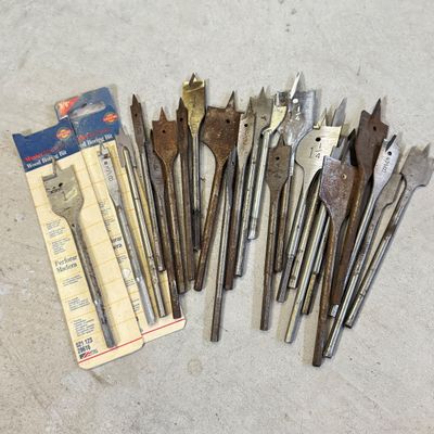 LOT 110G: Wood Boring Drill Bits