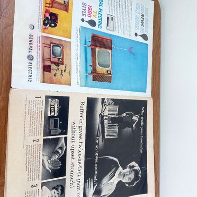 LOT 156F: November 9, 1959 Marilyn Monroe Cover Life Magazine & Vintage Marilyn Monroe Etched Glass Rectangle Paperweight
