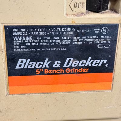 LOT 80G: Black & Decker 5” Bench Grinder