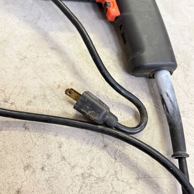 LOT 89G: Black & Decker 3/8" Drill