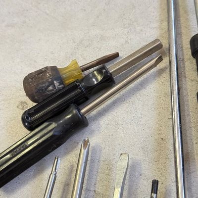 LOT 103G: Collection of Screwdrivers