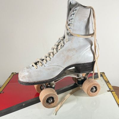 LOT 173F: Vintage Ladies Roller Skates in Case