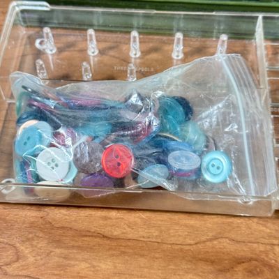 LOT 149F: Vintage Plastic Sewing Kit Case FULL of Various Buttons