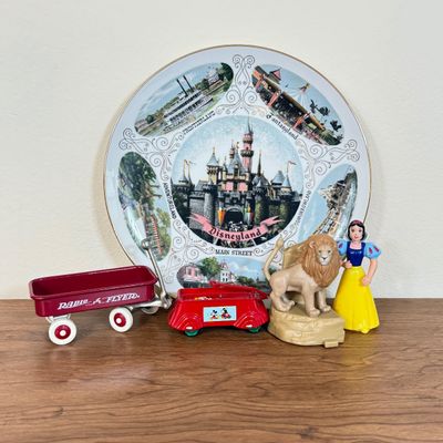 LOT 29F: Vintage 1950s Disneyland Plate, McDonald's Lion King Toy, Mini Radio Flyer & More