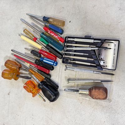 LOT 104G: Collection of Precision Screwdrivers