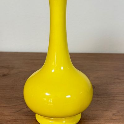 LOT 15F: Vintage Pottery Collection: Pearl China Co Hand Decorated 22kt Gold Mid-Century Pitcher, MCM Royal Haeger USA Yellow Bud Vase...