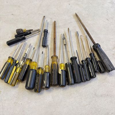 LOT 103G: Collection of Screwdrivers