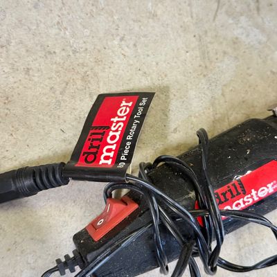 LOT 111G: NIP Dremel Bits, Dremel Model 290 Engraver & Rotary Tool