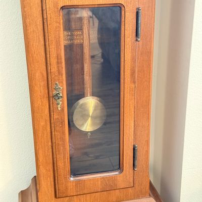 LOT 24F: Vintage Daneker "York County" Grandmother Clock w Key
