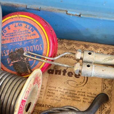 LOT 88G: Vintage Weller Expert Soldering Gun 8200