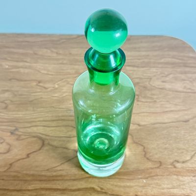 LOT 164F: Vintage Ruffle Edge Hobnail Glass Vases & Green Apothecary Decanter
