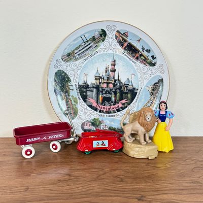 LOT 29F: Vintage 1950s Disneyland Plate, McDonald's Lion King Toy, Mini Radio Flyer & More