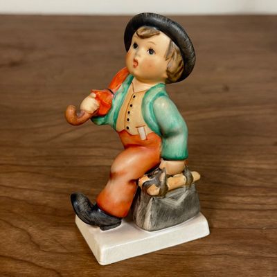 LOT 8F: Vintage Goebel Hummel Figurines: 11 2/0 Merry Wanderer & KF40 Chimney Sweep
