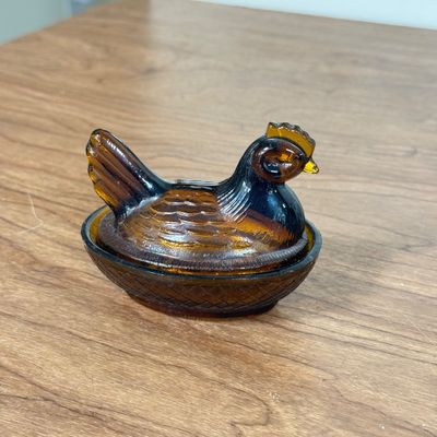 LOT 37F: Vintage Mini Hens on Nests: Clear Glass w Hearts, Amber Glass & Milk Glass