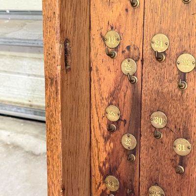 LOT 97G: Antique/Vintage Wooden Hotel Key Rack Holder
