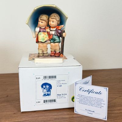 LOT 9F: Vintage Goebel Hummel 71/2/0 Stormy Weather Figurine w Box