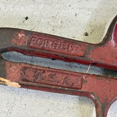 LOT 117G: Large Collection of Vintage Pliers & More