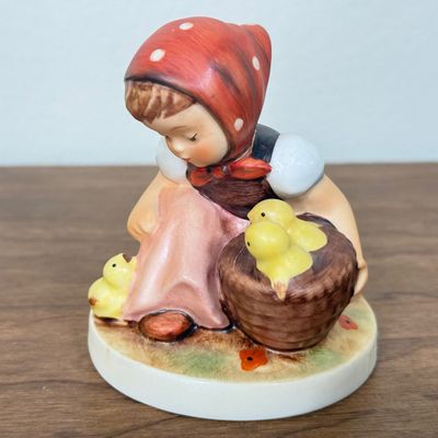 LOT 6F: Pair of Vintage Goebel Hummels: 57/0 Chick Girl & 96 Little Shopper