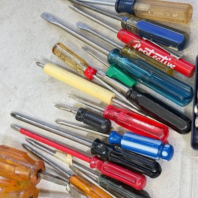 LOT 104G: Collection of Precision Screwdrivers