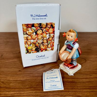 LOT 11F: Pair of Vintage Goebel Hummel Figurines w Boxes: 214/E We Congratulate & 73 Little Helper
