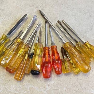 LOT 98G: Variety of Screwdrivers