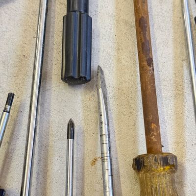 LOT 103G: Collection of Screwdrivers