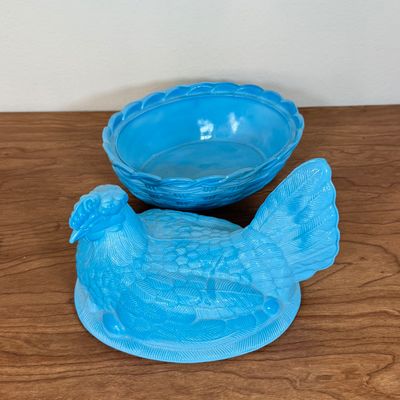LOT 32F: Vintage Blue Milk Glass Hen on a Nest (7.5”)