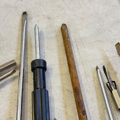 LOT 103G: Collection of Screwdrivers