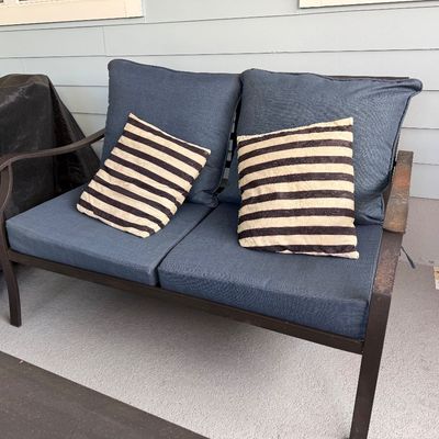 LOT 126L: 4-Piece Patio Set w Cushions & Covers