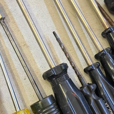 LOT 103G: Collection of Screwdrivers