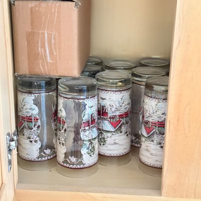LOT 171K: Vintage Friendly Village 15oz Iced Tea Cooler Glasses (12)